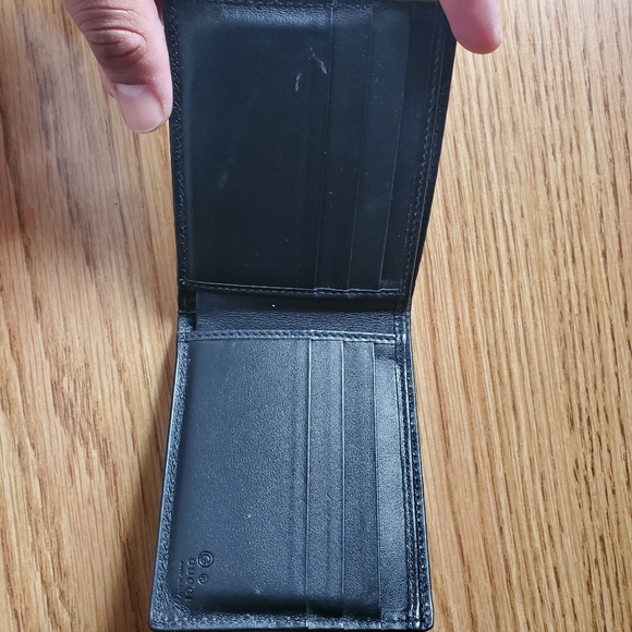 Gucci Wallet - Picture 3 of 3
